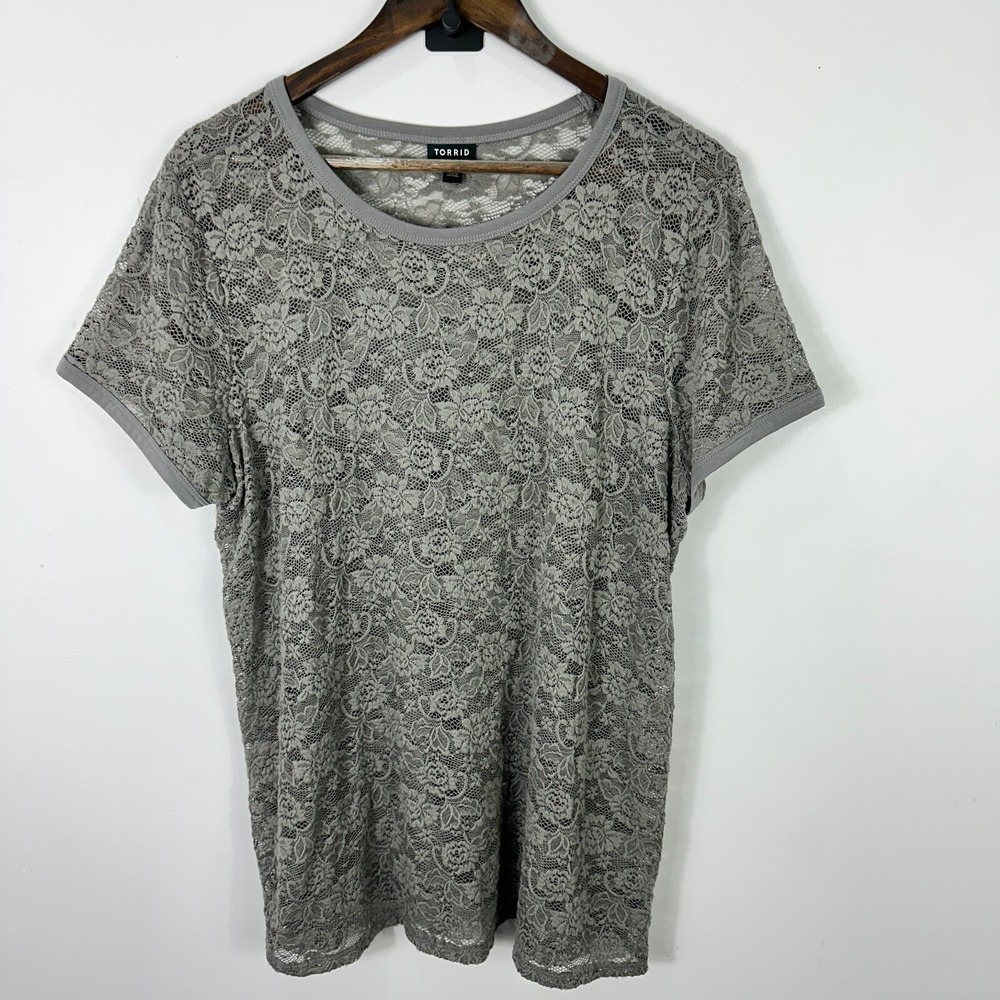 Torrid Lace Top Womens 2 Grey Short Sleeve Floral Sheer Stretch Crew Neck Casual